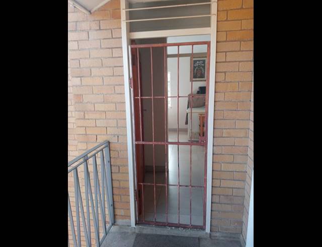 2 BEDROOM APARTMENT FOR SALE IN VANDERBIJLPARK CW 1